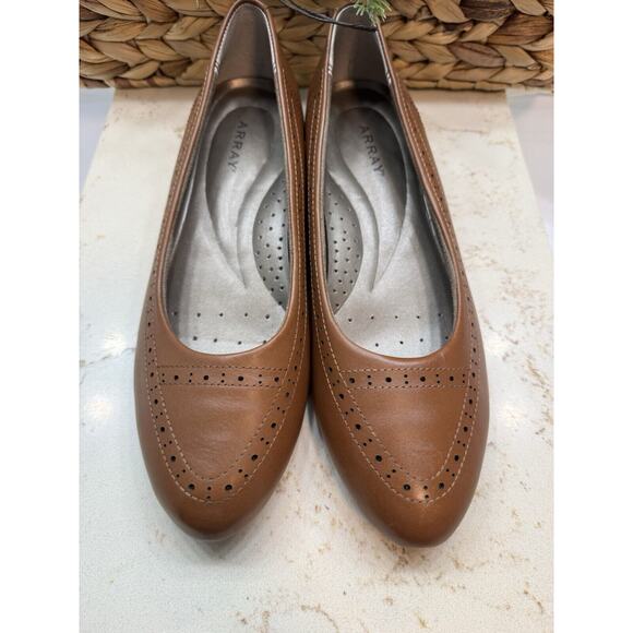 Array 10M Leather Saddle Brown Slip On Flats Preowned - Picture 1 of 9
